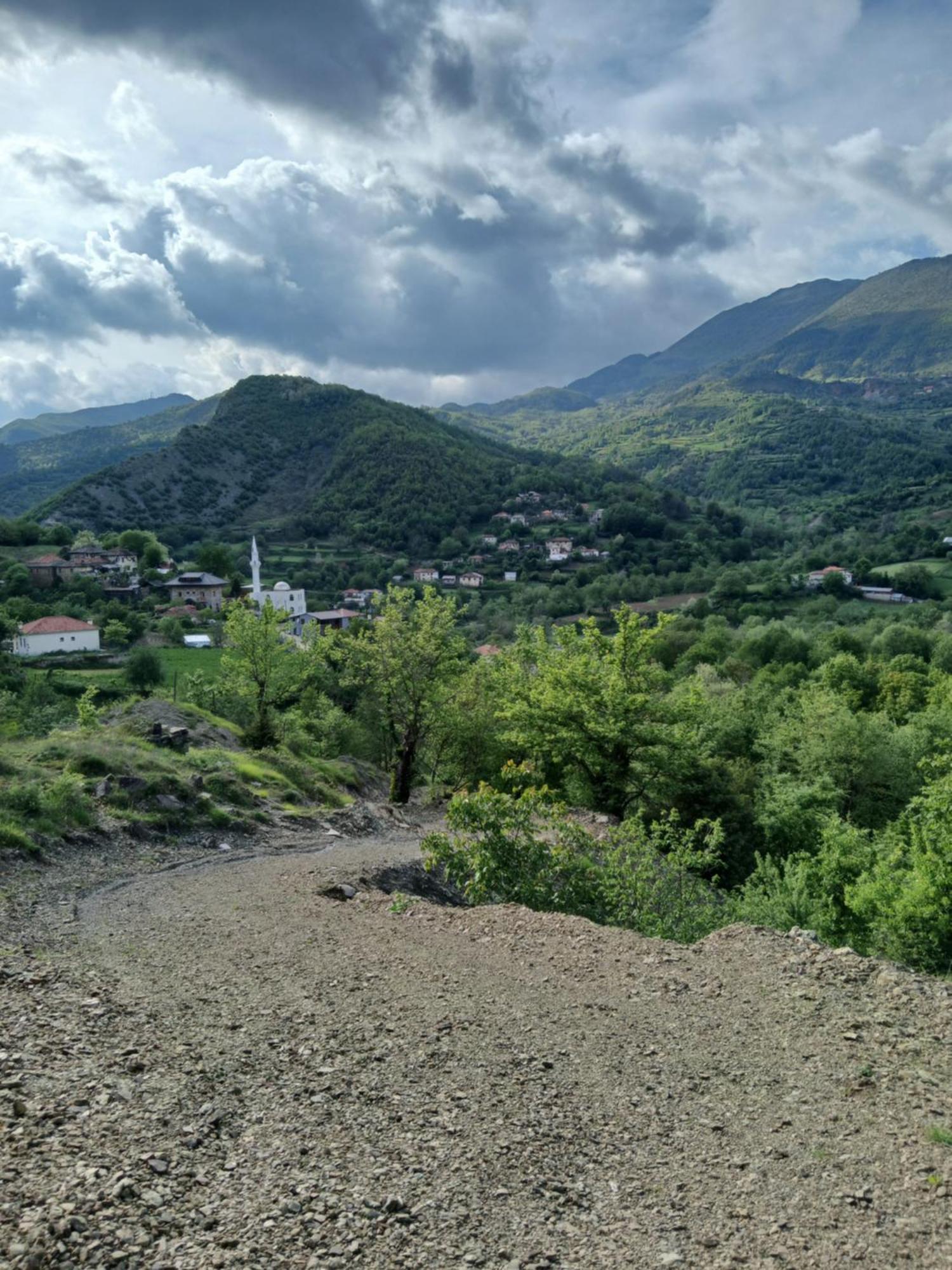 Bujtina Tusha Hotel Priska e Madhe Exterior foto