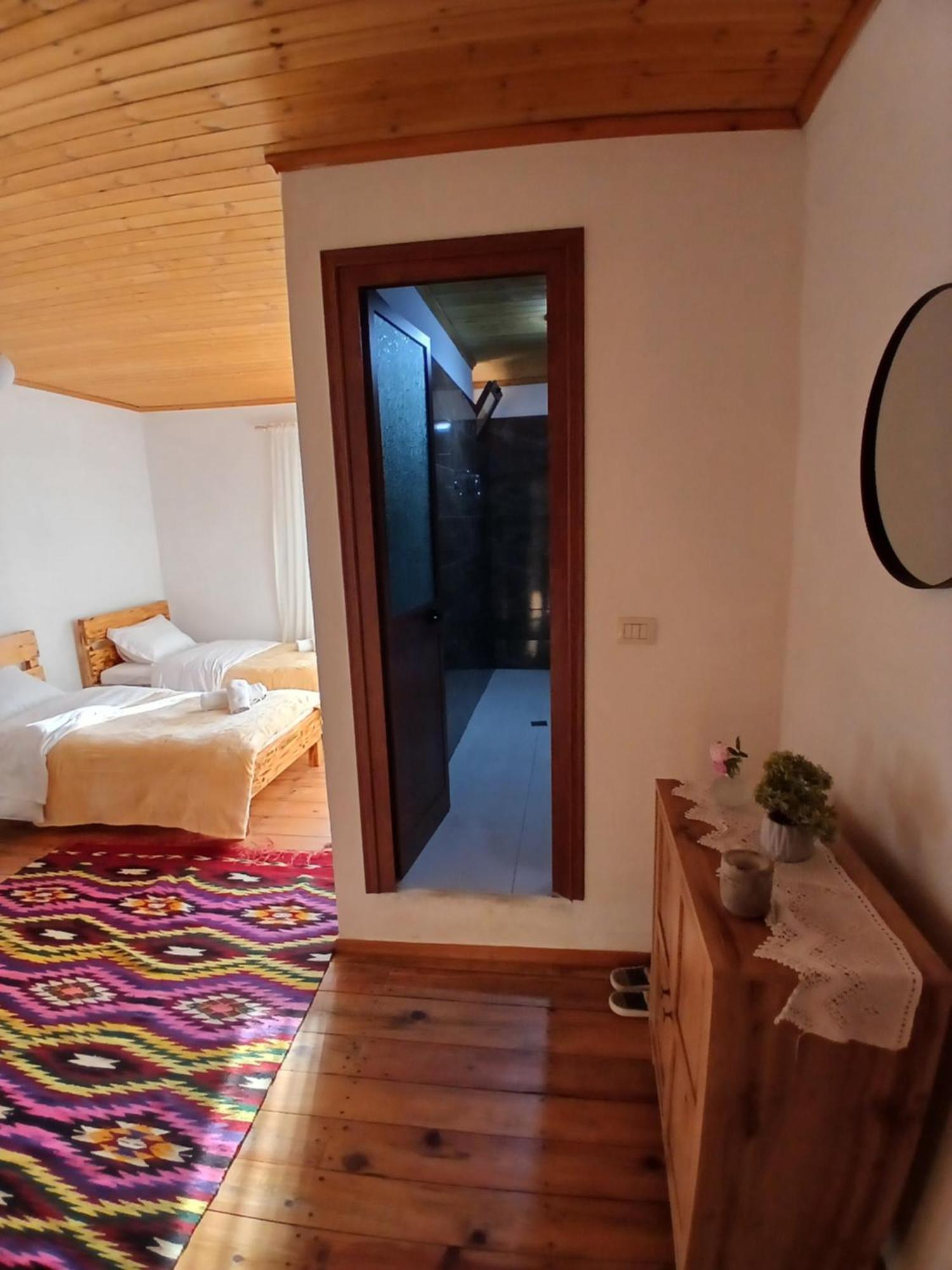 Bujtina Tusha Hotel Priska e Madhe Exterior foto